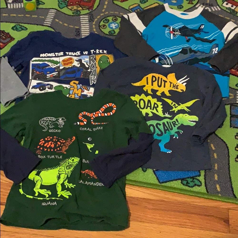 4 long sleeve T-shirts